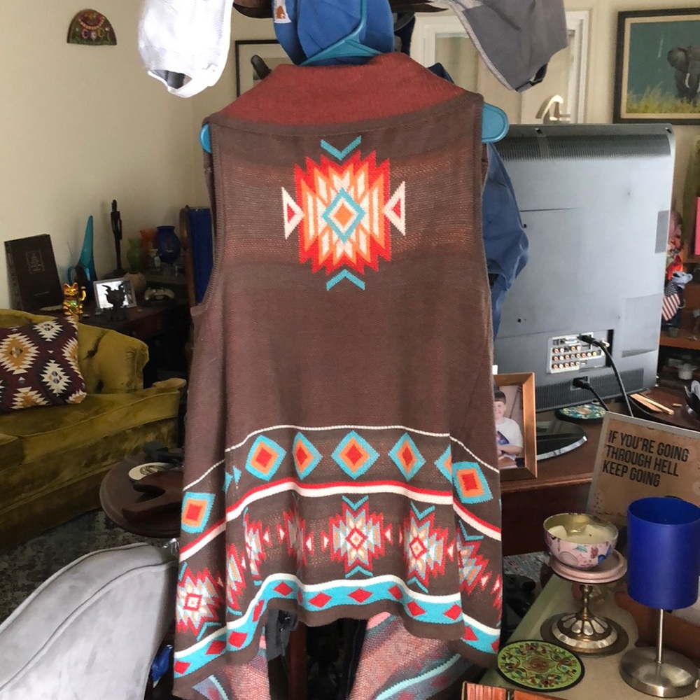 *Lowest Price* Open front wrap sweater Aztec print